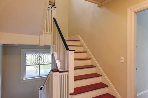 690 Angell St, Providence RI 02906-5309 exterior