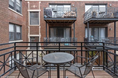 1153 Grace St, Chicago IL  60613-2849 exterior