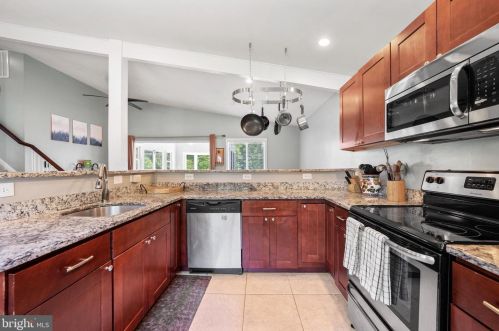 4117 Duvawn St, Alexandria VA 22310 exterior