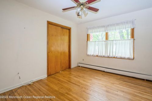 14 Roosevelt Ave, Morganville NJ 07751-9724 exterior