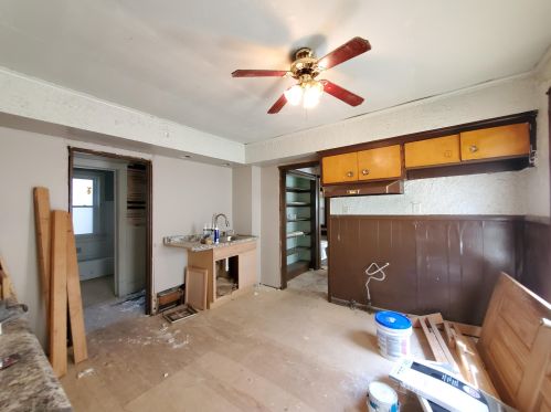 2363 44th St, Milwaukee, WI 53210-2937