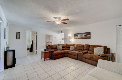 175 28 Ct, Boynton Beach FL 33435-7612 exterior