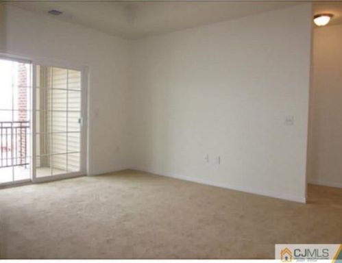 746 Liberty Ct, Piscataway NJ  08854-7205 exterior