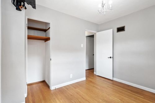 9562 Ldg Pole Ln, Saint Louis MO 63126-2160 exterior