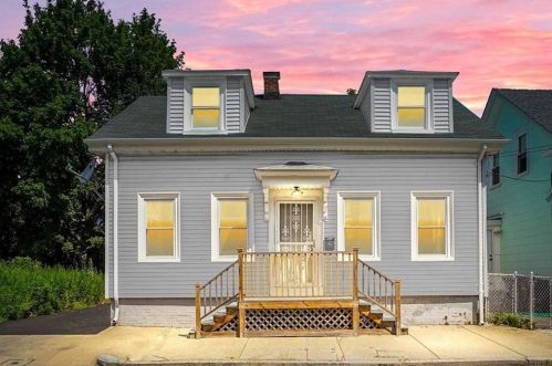 107 Bernon St, Providence RI  02908-3721 exterior