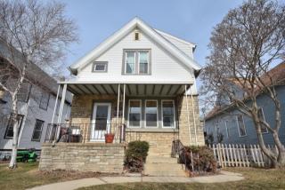 544 Dover St, Milwaukee WI  53207-2003 exterior