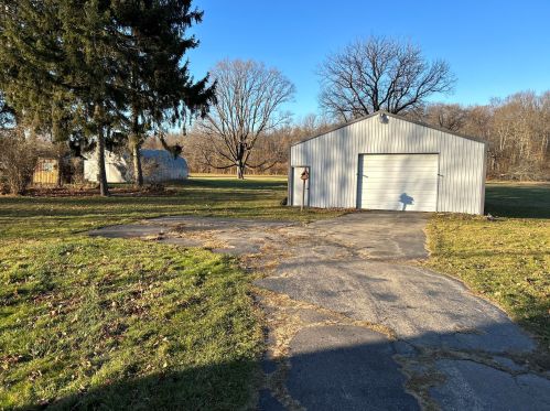 7313 Red Arrow Hwy, Watervliet MI 49098-8553 exterior