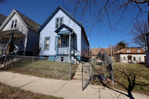 110 Chambers St, Milwaukee, WI 53212-2418