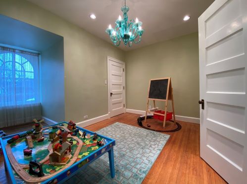 1000 48th St, Chicago IL 60615-1802 exterior