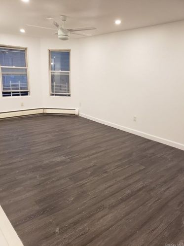 438 4th Ave, Mount Vernon, NY 10550-4458