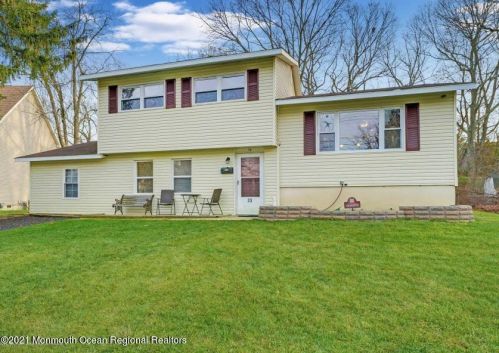 73 Citadel Dr, Jackson Twp, NJ 08527-1837