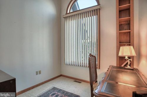 409 Dart Dr, Hanover PA 17331-1327 exterior