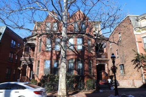 42 Mattoon St, Springfield, MA 01105-1716