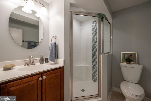 303 Raymond Ave, Alexandria VA 22301-1038 exterior