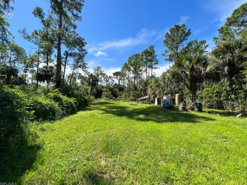 1970 20 Ave, Naples FL 34120-2318 exterior