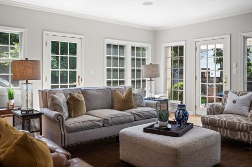 523 Carlisle Ave, Milwaukee WI 53217-4831 exterior