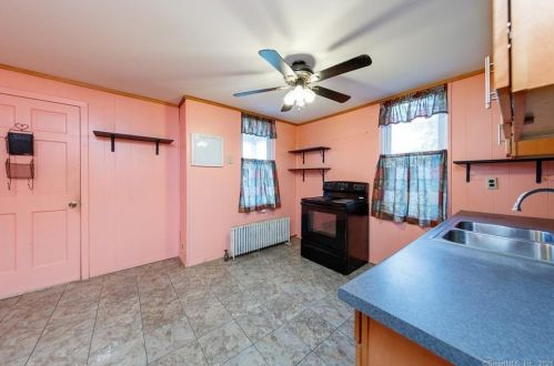 104 St, Killingly CT 06239-1927 exterior