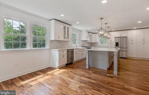 1905 Heritage Rd, Huntingdon Valley PA  19006-7813 exterior