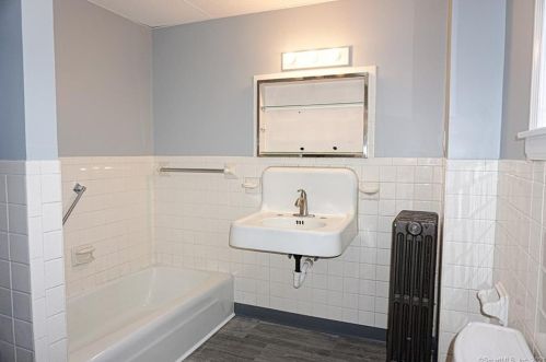 202 Main St, Torrington CT 06790-5440 exterior