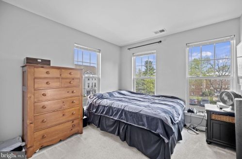 3923 Old Dominion Blvd, Alexandria VA 22305-1559 exterior