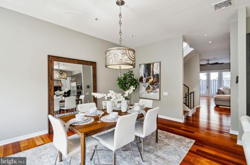 1433 Bainbridge St, Philadelphia PA 19146-2121 exterior