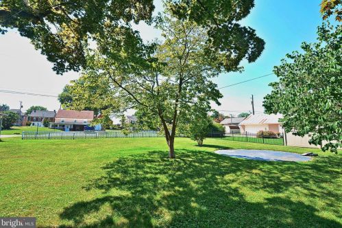 1214 Walnut St, Hanover PA 17331-1529 exterior