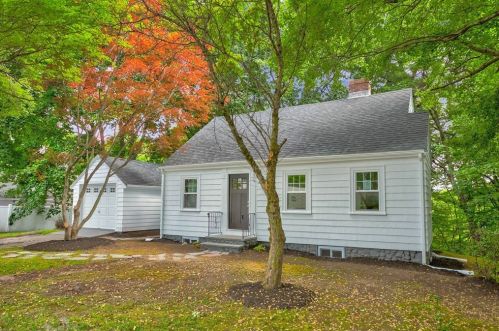 6 Johnson St, Peabody, MA 01960-2311