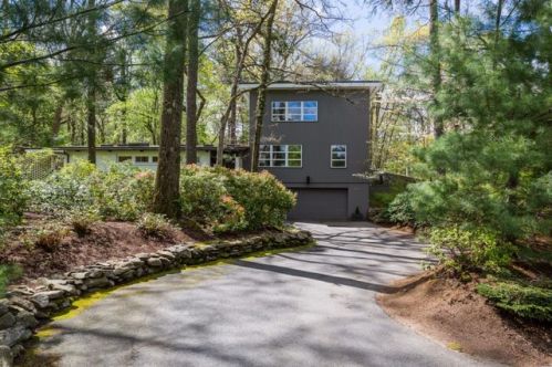 111 Captain Rd, Springfield, MA 01106-2545