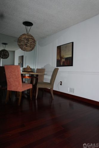 456 Northam Dr, New Brunswick NJ  08902-4242 exterior