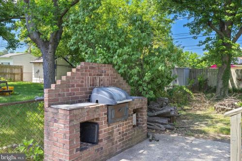 818 Cedar Branch Dr, Glen Burnie MD 21061-2168 exterior