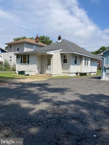 1365 Nottingham Way, Trenton, NJ 08609-1907