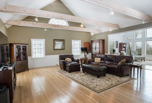 242 Barrack Hl Rd, Ridgefield CT 06877-3006 exterior