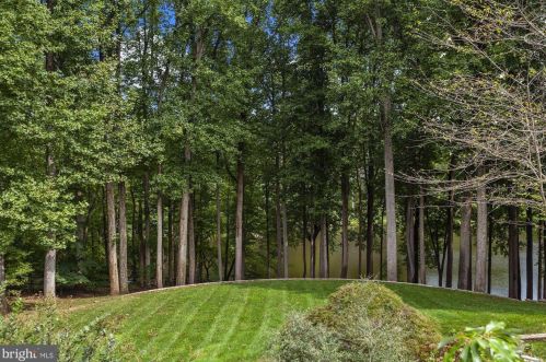 11013 Cripplegate Rd, Rockville MD 20854-1630 exterior