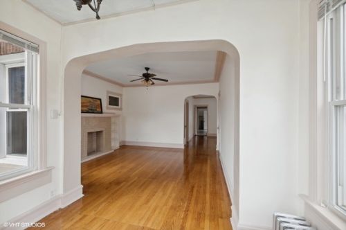 2610 Argyle St, Chicago IL 60625-2738 exterior