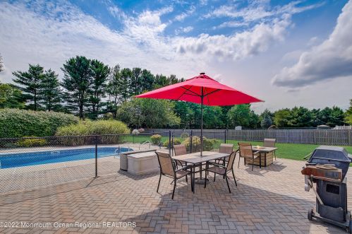 5 Hummingbird Way, Jackson Twp NJ exterior