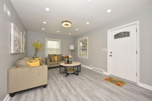 4373 52, Milwaukee WI 53218-5004 exterior