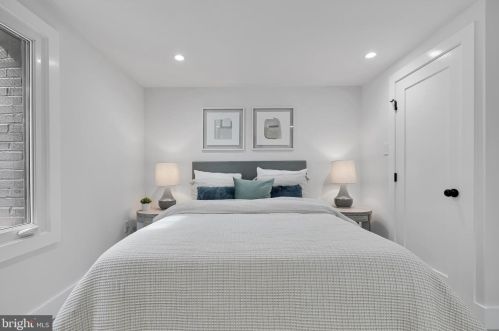 4624 Asbury Pl, Washington DC  20016-4325 exterior