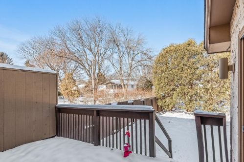 1163 County Rd B, Saint Paul MN 55113-4302 exterior