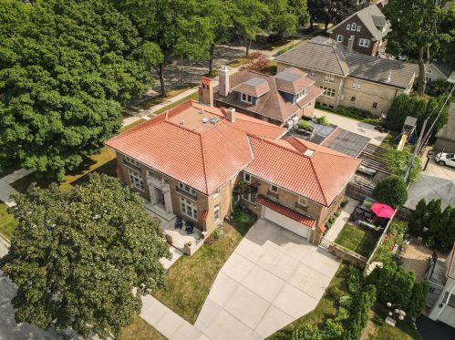 2723 Edgewood Ave, Milwaukee WI  53211-2913 exterior