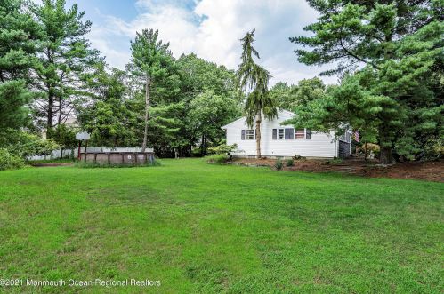 176 Bartley Rd, Jackson Twp NJ  08527-1240 exterior