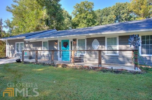 4495 Kent Rd, Atlanta GA  30337-5205 exterior