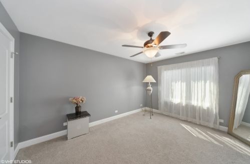 546 Crockett Ave, Elmhurst IL 60126-1810 exterior