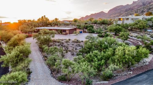 6101 Camino De Santa Valera, Tucson AZ  85718-3722 exterior