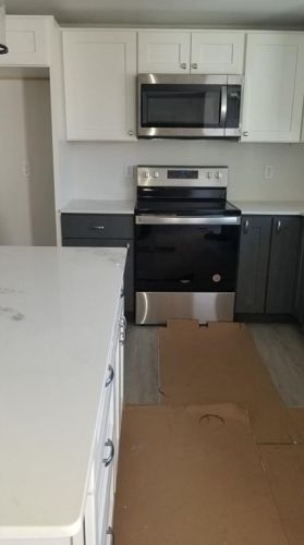 8 Deluca St, Providence RI  02919-6102 exterior