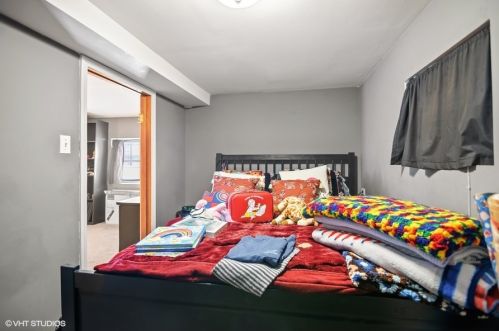 3636 Dickens Ave, Chicago IL 60647-3619 exterior