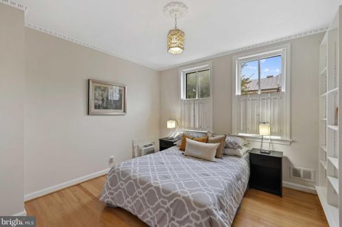 2731 Dumbarton St, Washington DC 20007-3336 exterior