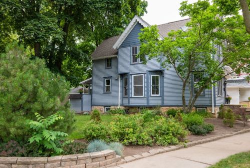 1157 Glenview Ave, Milwaukee WI 53213-3047 exterior