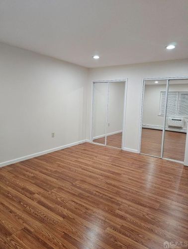 32 Woodedge Ave, Edison NJ exterior