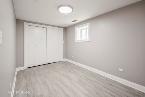 7215 Ridgeland Ave, Chicago IL 60649-2808 exterior