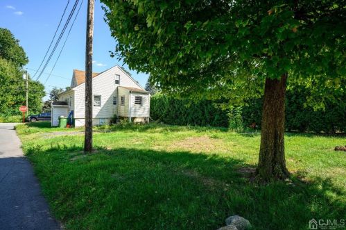 895 Ellis Pkwy, Edison, NJ 08820-1730